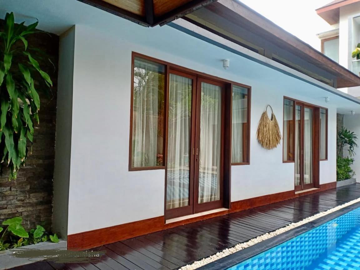 Villa Travis Seminyak Buitenkant foto