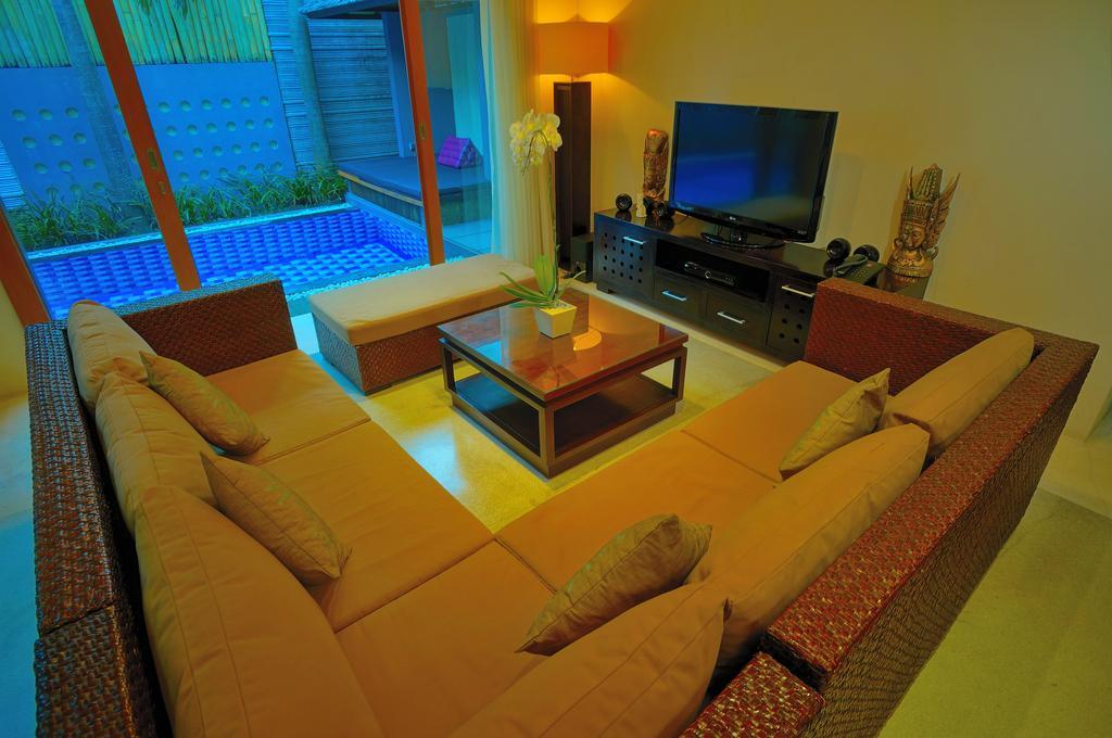 Villa Travis Seminyak Buitenkant foto