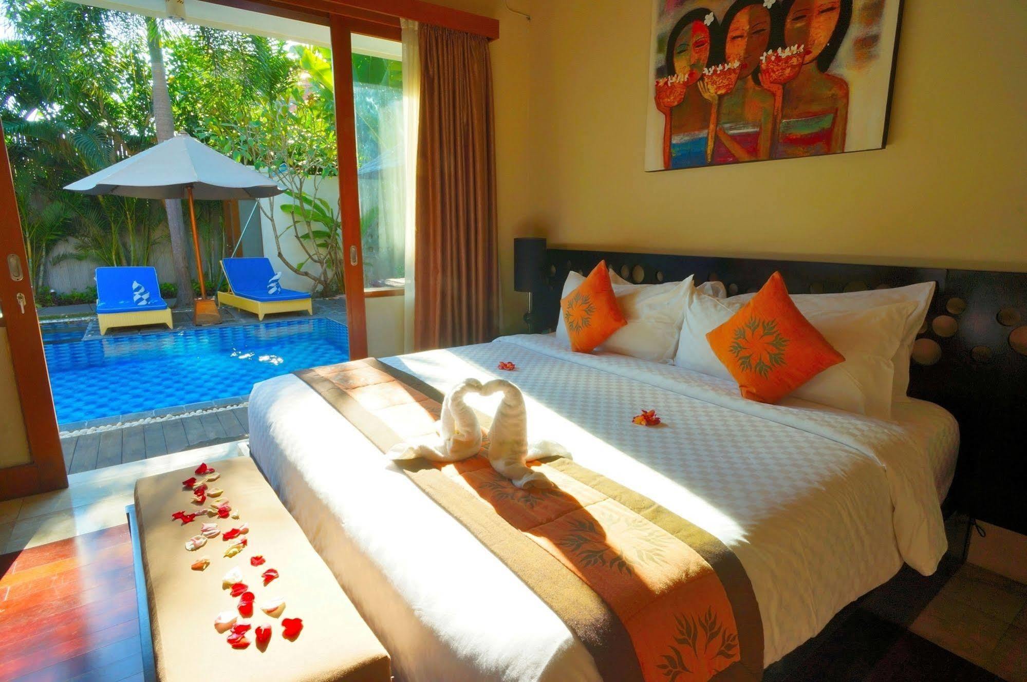 Villa Travis Seminyak Buitenkant foto