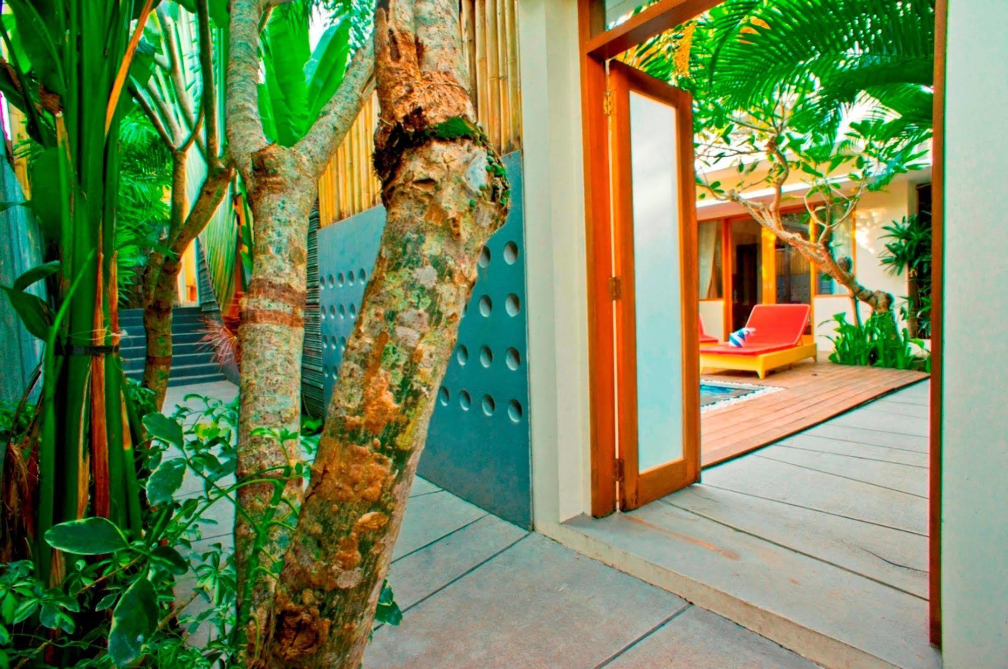 Villa Travis Seminyak Buitenkant foto