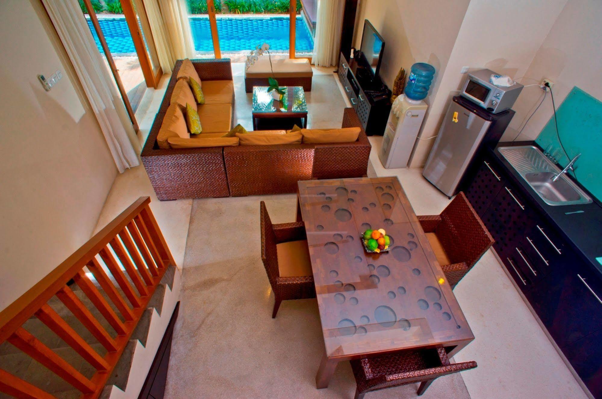 Villa Travis Seminyak Buitenkant foto