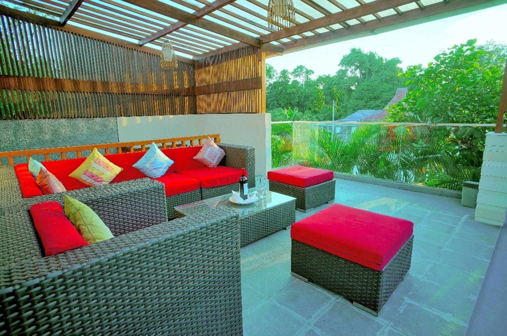 Villa Travis Seminyak Buitenkant foto